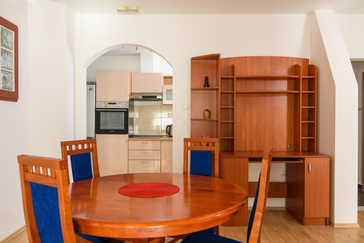 טרוגיר Apartments Sofija מראה חיצוני תמונה